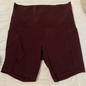 Athleta salutation stash short. 7in length